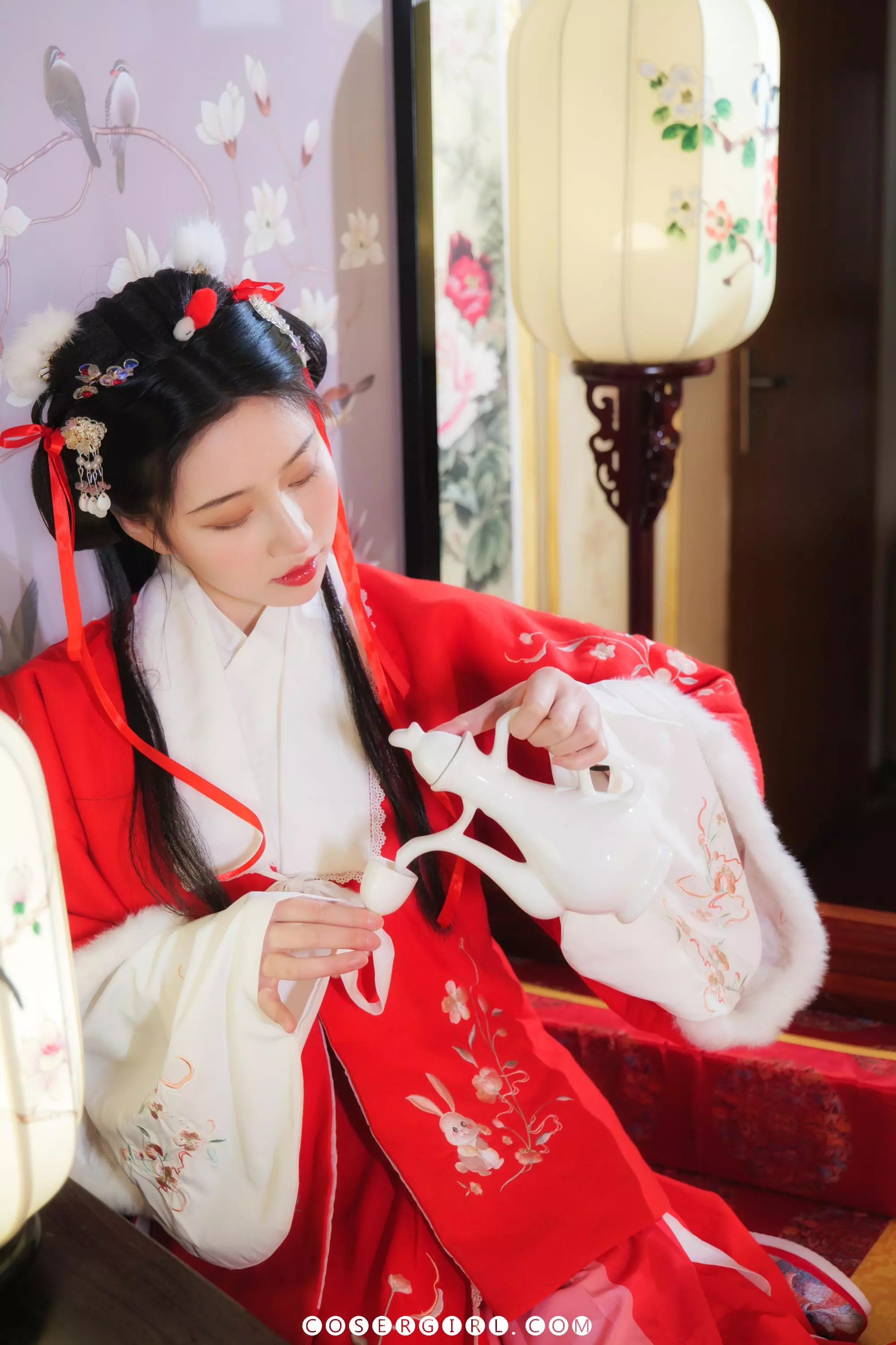 图片[2]-📸 年年《点绛唇》古风写真特辑｜红衣似火，温婉如诗-COSERYYDS