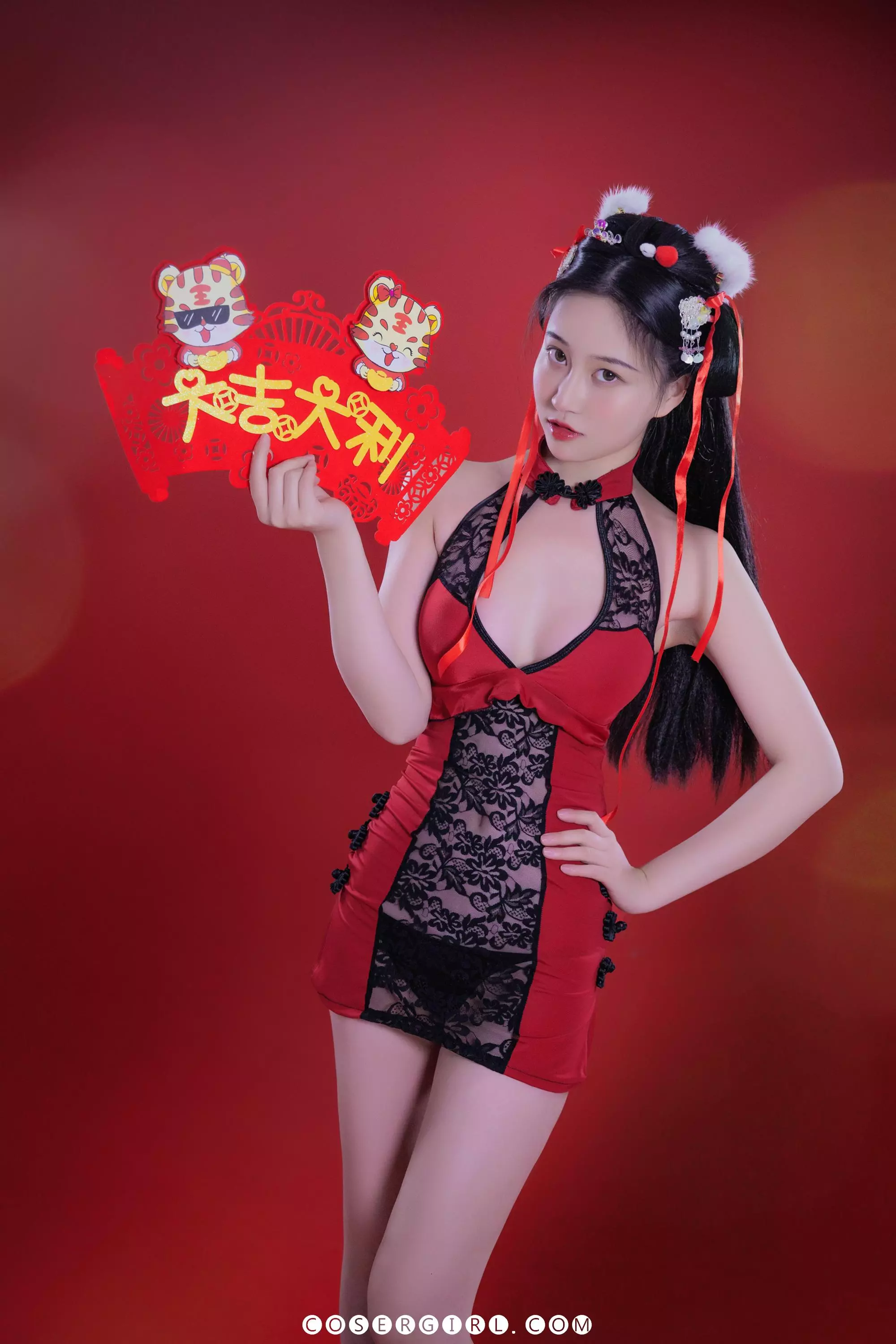 年年《拜年》写真——红衣少女送福来，年味就在这一刻绽放-COSER视觉