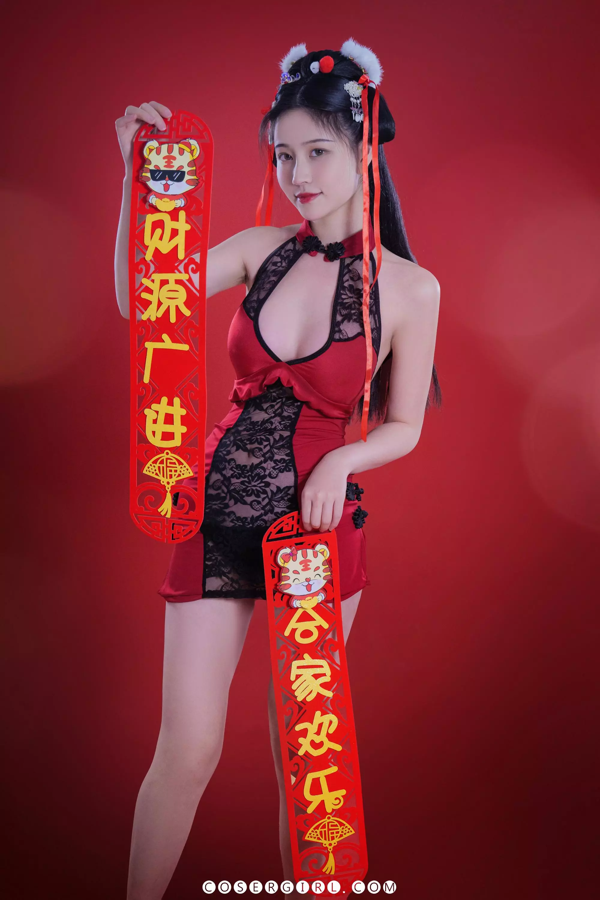 图片[4]-年年《拜年》写真——红衣少女送福来，年味就在这一刻绽放-COSERYYDS