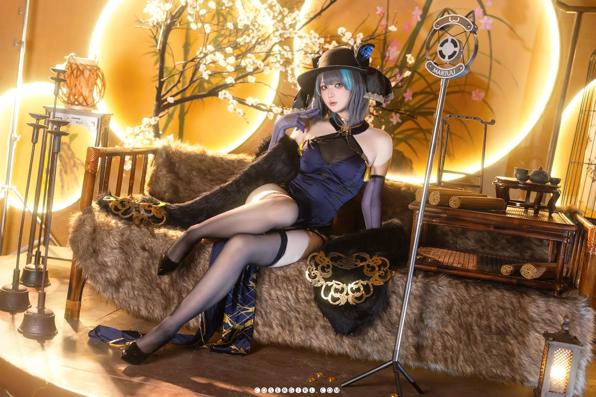 屿鱼COS《金装猫猫头》60P高清写真上线！黑丝美腿×猫耳-coseryyds